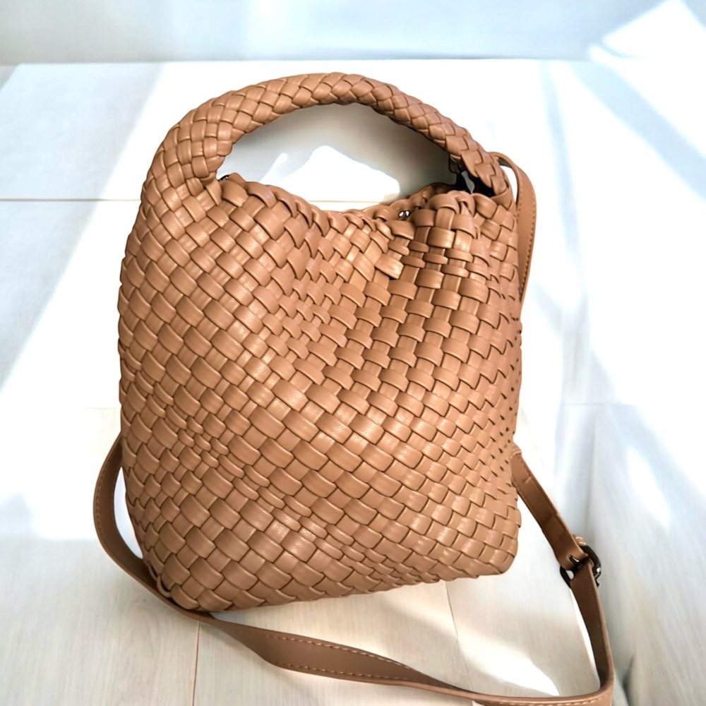 🆕 Woven Tote Bag Crossbody and Pouch - Picture 4 of 9